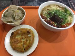 -牛一嘴·兰州牛肉面·大盘鸡(财富中心店)