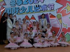 -小荧星艺校(浦东中环分校)