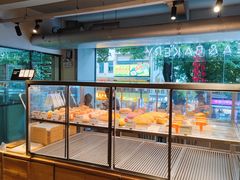 面包甜点陈列柜-喜茶(广州北京路惠福东店)