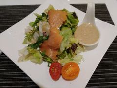 三文鱼蔬菜沙拉-斗牛士牛排(南京东路店)
