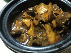 草菇烧牛腩-那家小馆•北京菜•烤鸭(中关村店)