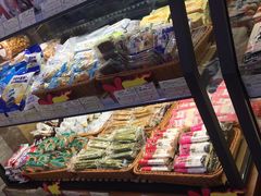 零售区-光明牛奶棚(南泉店)