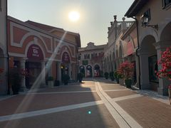 -佛罗伦萨小镇广佛名品奥特莱斯(疏港路店)