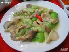 丝瓜炒平菇-龙珠饭店-深夜大食堂(五爱西直街店)