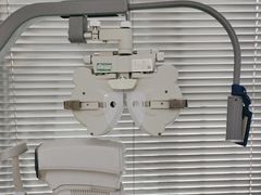 -视野联行眼镜•蔡司•依视路(温江店)