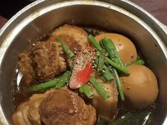 -Cuc Gach Quan Restaurant