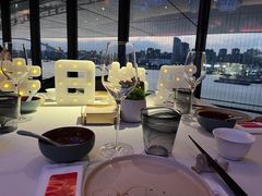 -悦江(梅奔中心店)