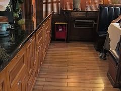 -八府香鸭·啫啫煲(华山路店)