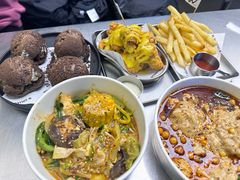 -W COLLECTIVE  DESSERT SHOP