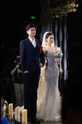 -不晚国际婚纱礼服