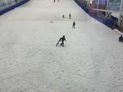 -乔波室内滑雪场