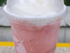 粉荔荔胶原酸奶冻-瑞幸咖啡(经四路万达写字楼店)