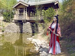 玉儿-九月鹰飞汉服摄影工作室