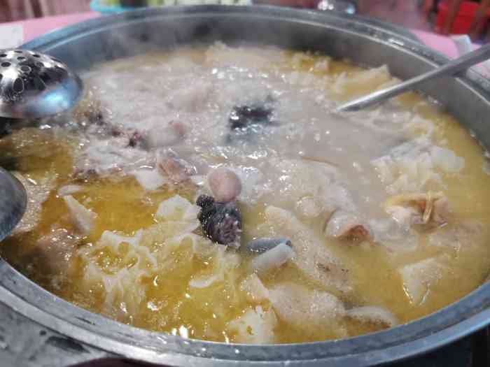 侠成水上农庄-"第一次吃佛跳墙 刚开始吃里面的肉的时候.