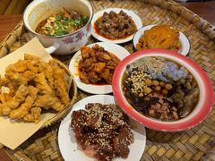 -爆炸头阿姨小四川正宗川味小吃(无任何分店)