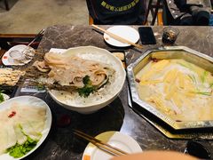 -佬土鹅肠火锅(解放路店)