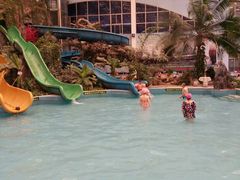 -龙脉温泉室内游泳馆