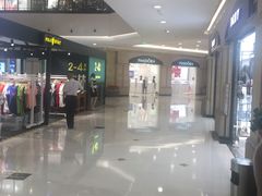 -梅龙镇广场