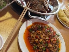 -大众跷脚牛肉馆·非遗传承单位(峨眉山店)