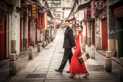 -现代经典婚纱摄影