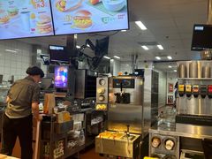 -麦当劳(汉口火车站候车室店)