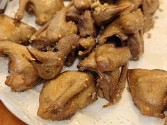 沙姜乳鸽-东江渔村·古典园林·30年粤菜老字号(太和店)