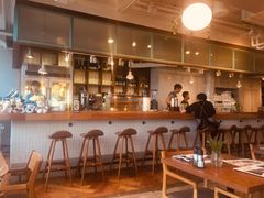 -ROAST coffee & eatery