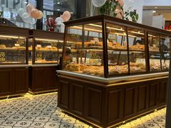 面包甜点陈列柜-BROAD面包路·欧式面包(龙湖时代C馆店)