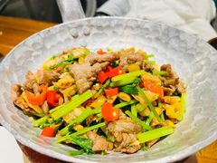 招牌白辣椒爆牛肉-北京老铺烤鸭(老城根店)