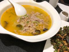 酸汤肥牛-鹿港小镇(金虹桥国际中心店)