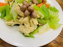 芹菜腐竹-东四卤煮店(东四北大街店)