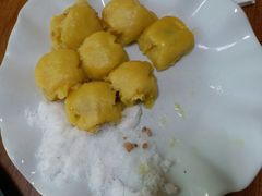 -粘豆包柴火铁锅炖