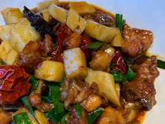 吃饵块的烧鸡-隔壁老王·家常云南菜(花巷店)