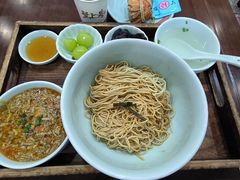 -蟹上黄·蟹黄面·江南糖水(人民广场店)