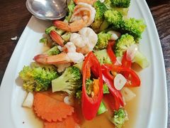 -Chom Cafe and Restaurant