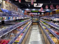 面包甜点陈列柜-六个木子量贩零食连锁(溧阳苏宁广场店)