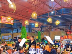 -三亚火车头万人海鲜广场