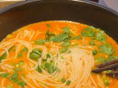 -银米·云南传统过桥米线(双廊黑金冠店)