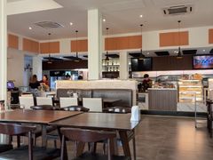 -Chom Cafe and Restaurant