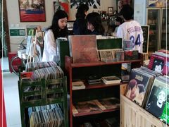 -麦田书店(国防路店)