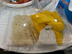 -席娜卡琳火车铁道夜市