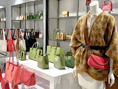 -百年港湾奥特莱斯(香炉礁店)