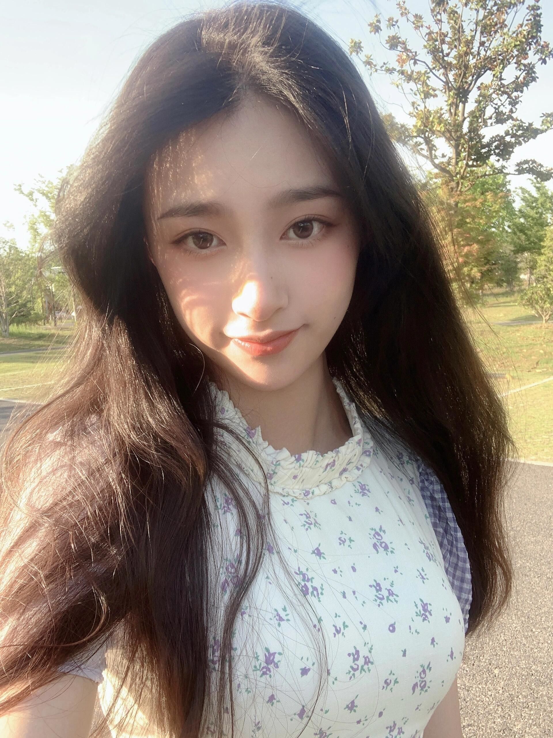 暖阳下的自拍日常