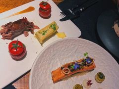 香煎三文鱼配番茄莎莎-AZUL by FUEL蓝色·法式酒馆(琶醍店)