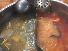 -苗伯妈酸汤火锅