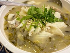 酸菜煮鲩骨腩-祈胜邨•顺德鱼生•顺德菜(容桂店)