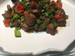 杭椒牛仔粒-闲湖城·黄龙饭店