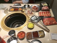 -蚂蚁洞·烤肉大营地(上海静安大悦城店)