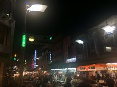 -六合夜市