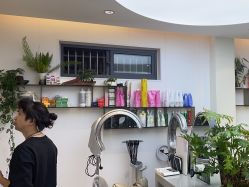 -吉艺心专业美发造型